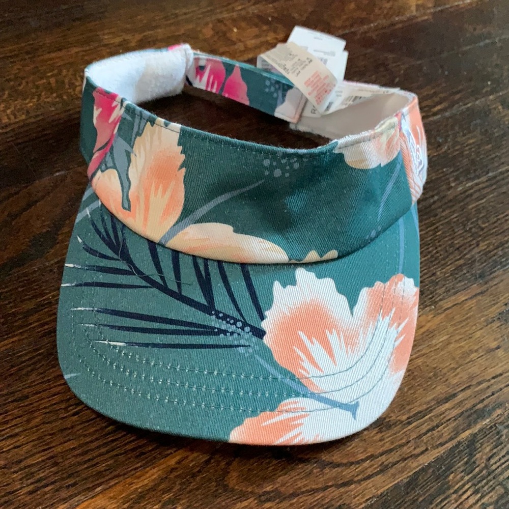 Roxy visor